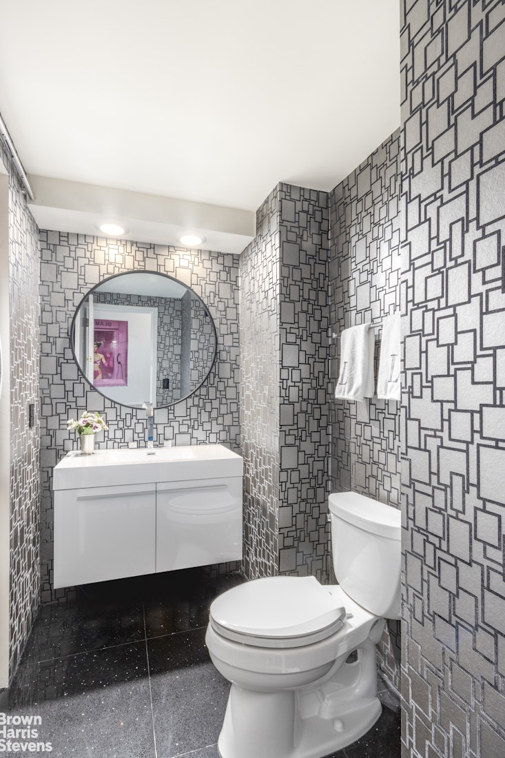 188 East 70th Street, Unit 11A Manhattan, NY 10021 - Photo 8 of 9