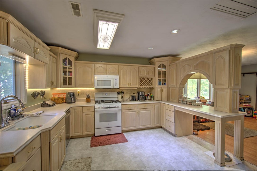 915 East 2700 North Road Moweaqua, IL 62550 - Photo 8 of 25