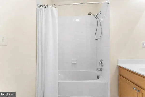 $2,750 | 234 Breeders Cup Drive, Cherry Hill, NJ 08002