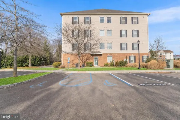 $2,750 | 234 Breeders Cup Drive, Cherry Hill, NJ 08002