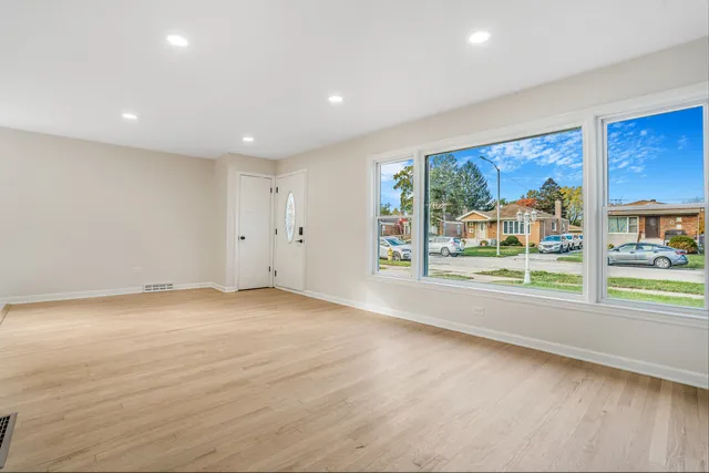 $237,900 | 14223 University Avenue, Dolton, IL 60419