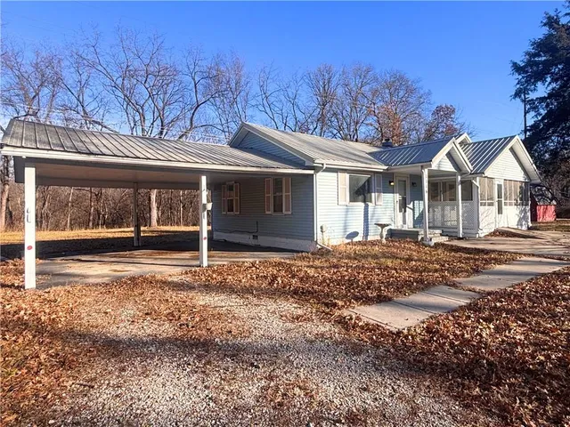$214,900 | 1116 Lake Maurer Road, Excelsior Springs, MO 64024