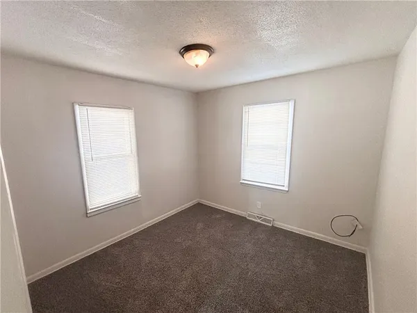 $189,900 | 1116 Lake Maurer Road, Excelsior Springs, MO 64024