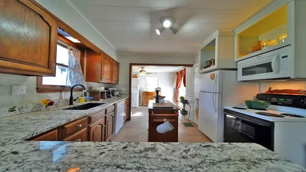 $199,500 | 6 Pleasant Court, Houlton, ME 04730