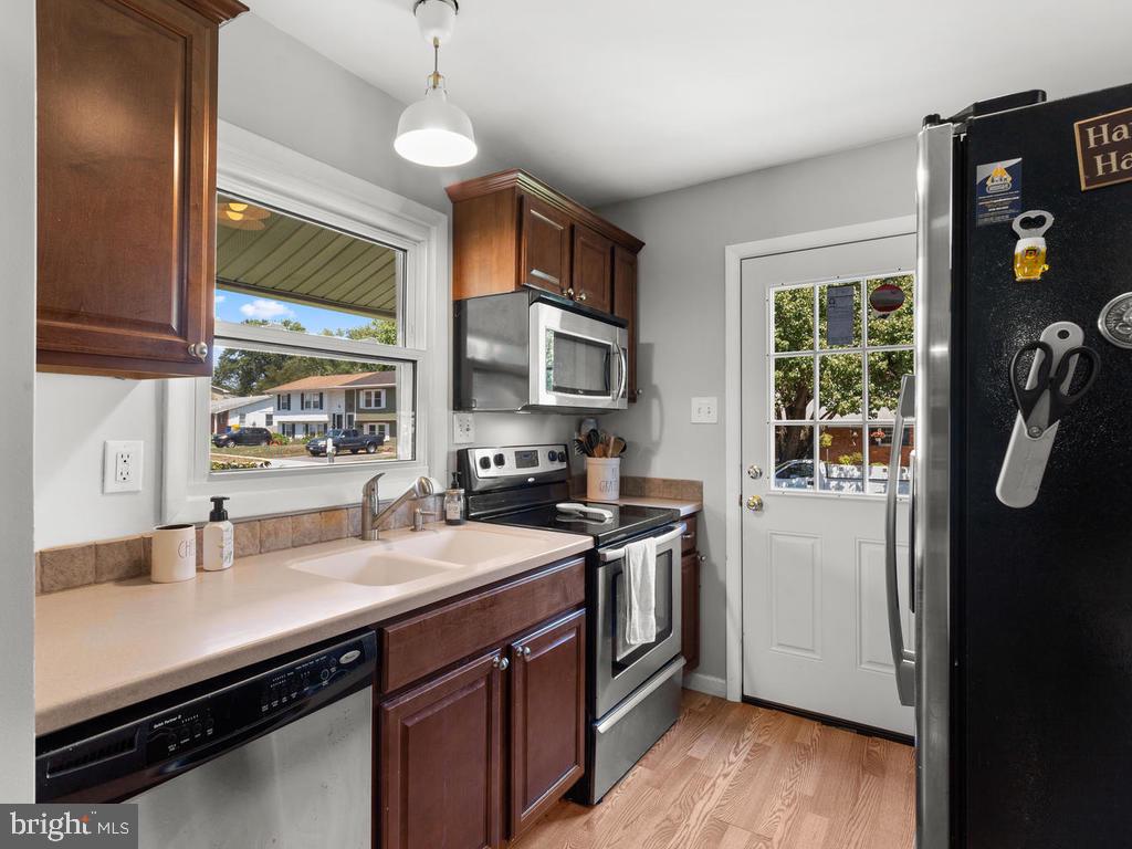 1300 Tenbrook Road Odenton, MD 21113 - Photo 18 of 31 Kitchen