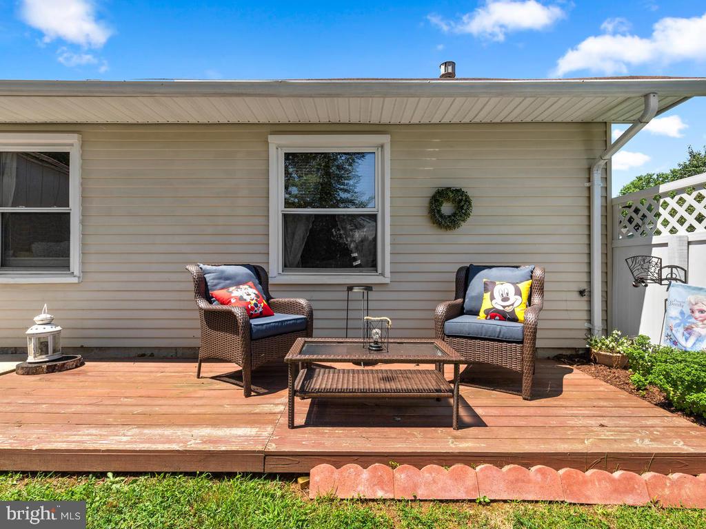 1300 Tenbrook Road Odenton, MD 21113 - Photo 28 of 31 Rear Deck