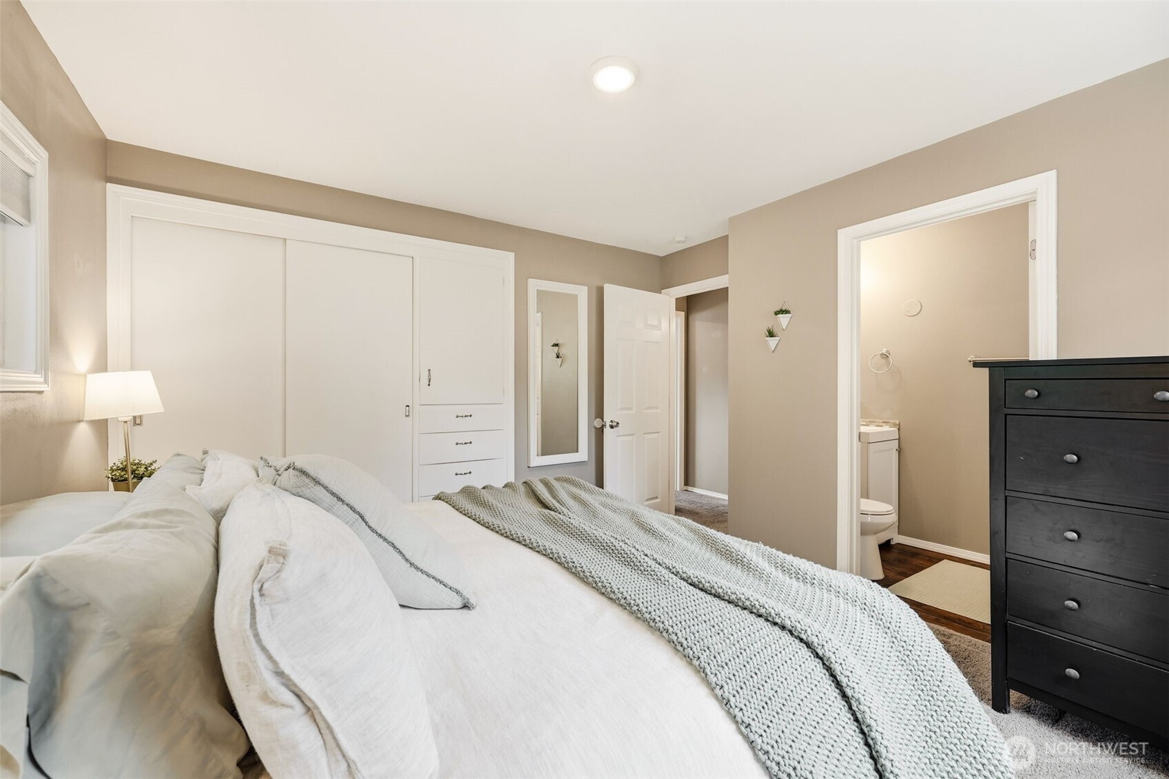 316 Southwest 124th Street Seattle, WA 98146 - Photo 15 of 37