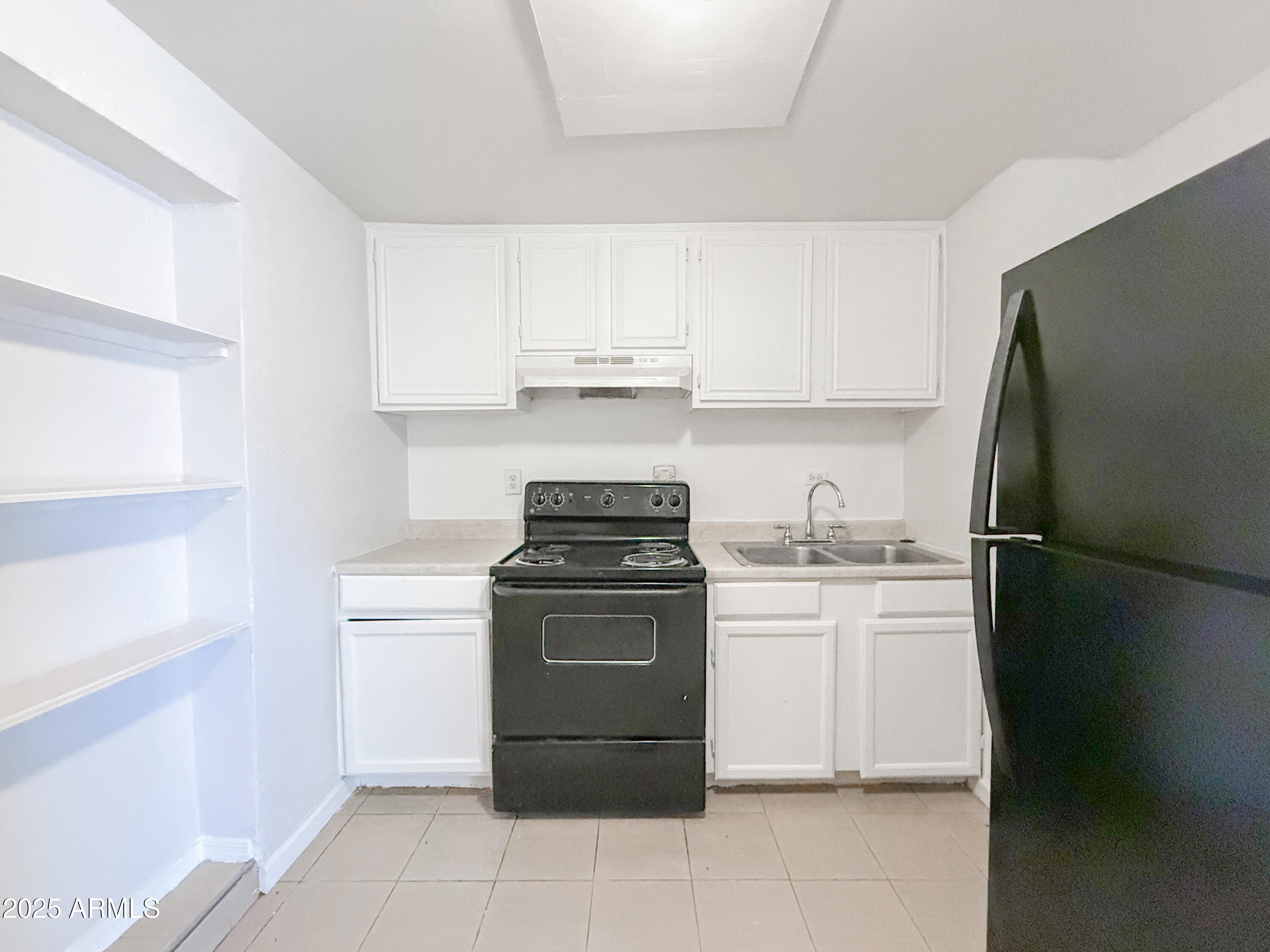 9606 North 11th Avenue, Unit 106 Phoenix, AZ 85021 - Photo 2 of 15 IMG_9444