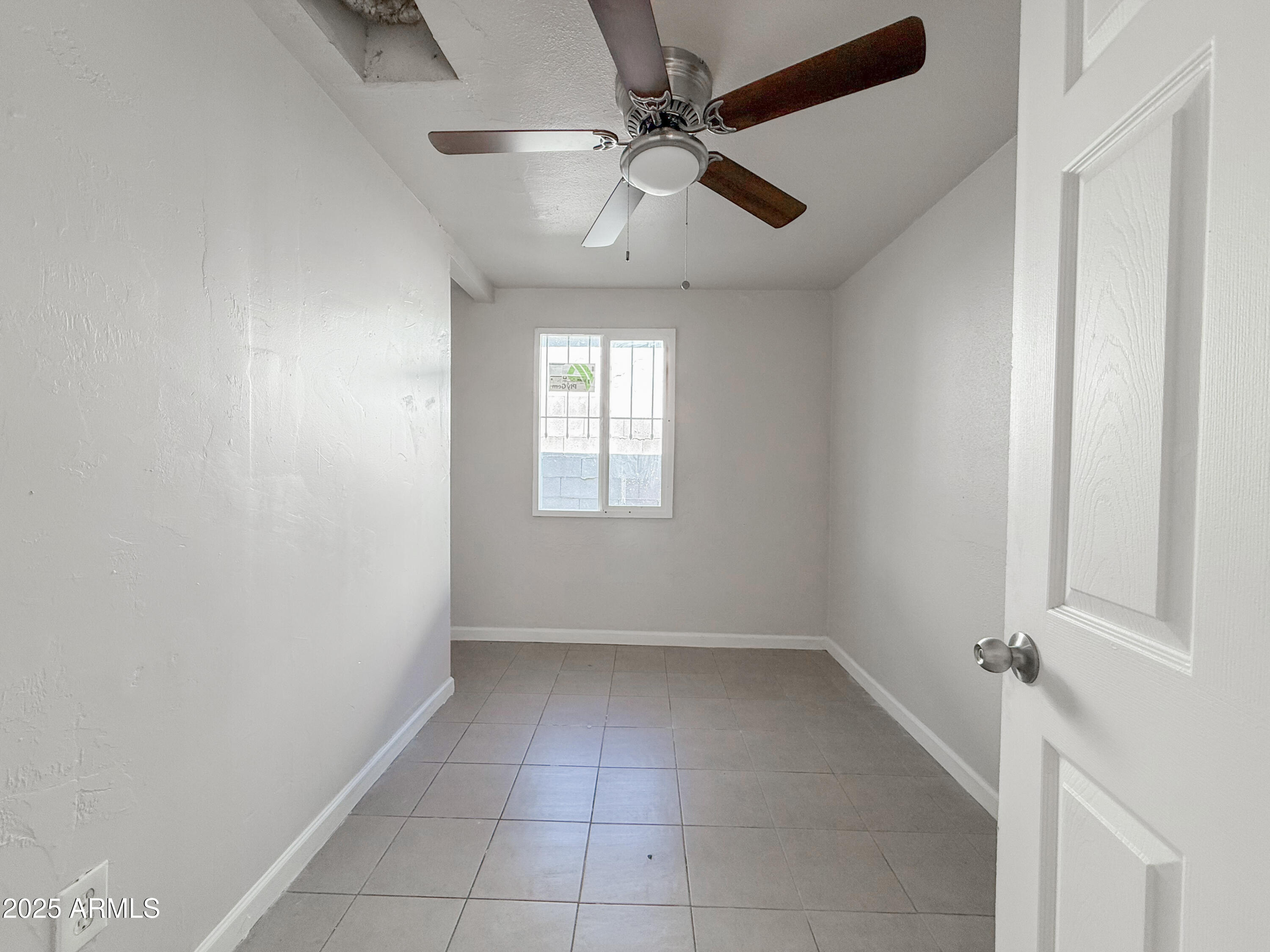 9606 North 11th Avenue, Unit 106 Phoenix, AZ 85021 - Photo 6 of 15 IMG_9449