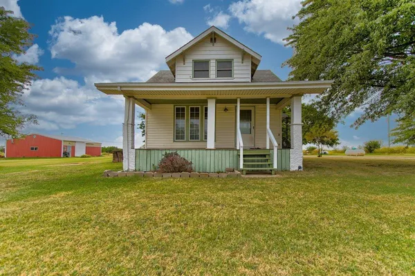 $285,000 | 1807 1st Street, Wellington, KS 67152