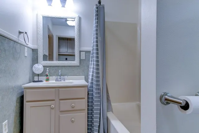 $285,000 | 1807 1st Street, Wellington, KS 67152