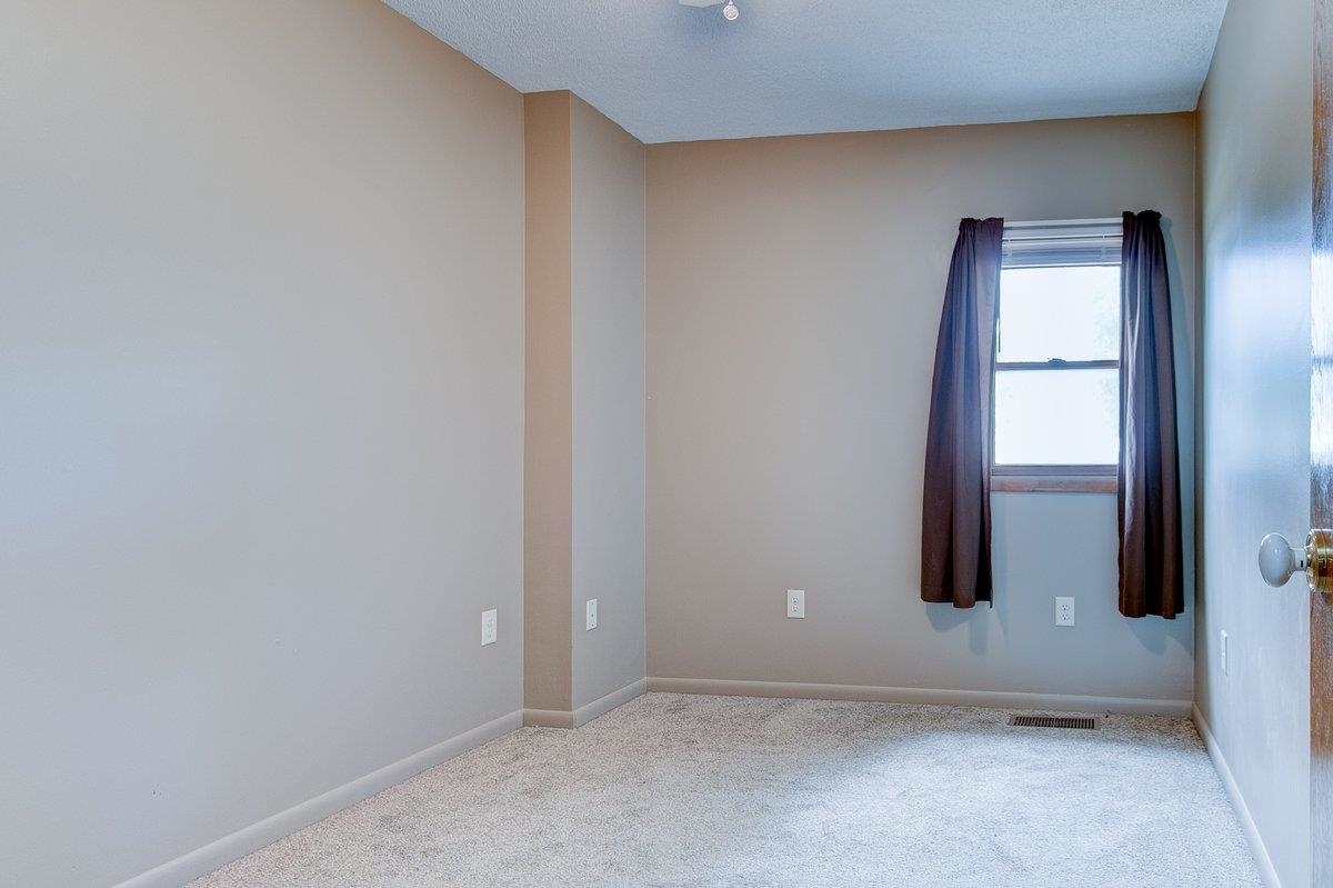 1807 1st Street Wellington, KS 67152 - Photo 15 of 36