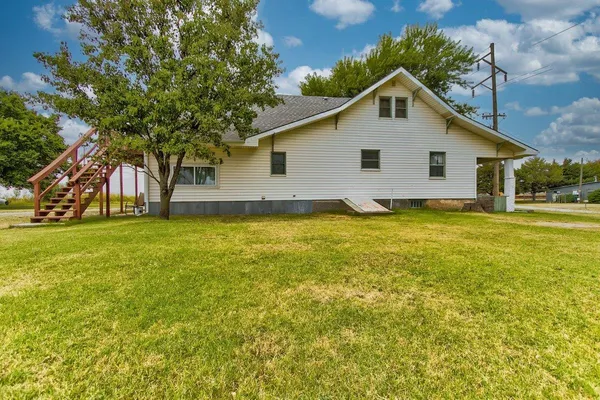 $285,000 | 1807 1st Street, Wellington, KS 67152