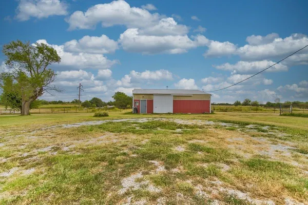 $285,000 | 1807 1st Street, Wellington, KS 67152