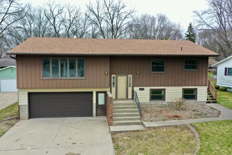 $279,900 | 1609 7 1/2 Street Southwest, Willmar, MN 56201