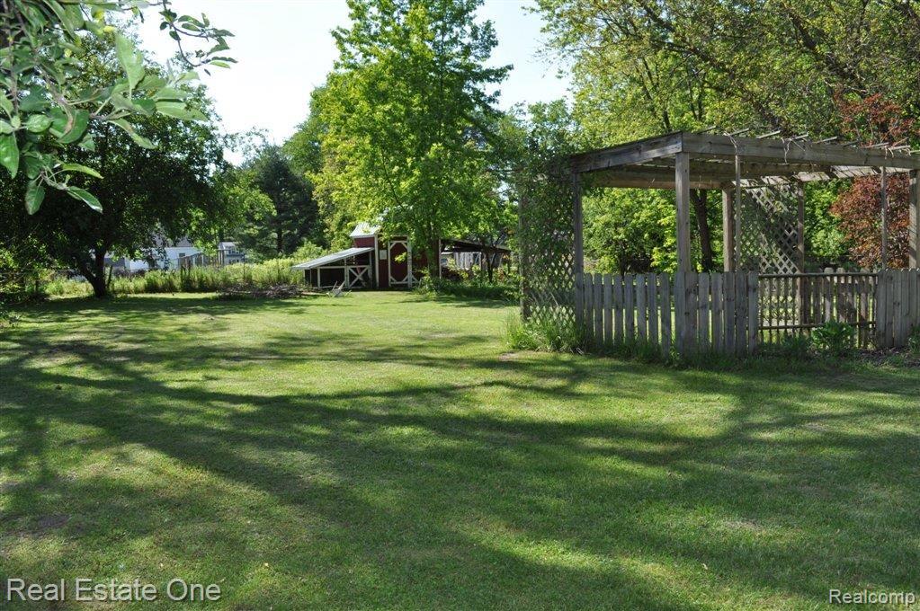 10804 Quirk Road Belleville, MI 48111 - Photo 23 of 25 Beautiful back view