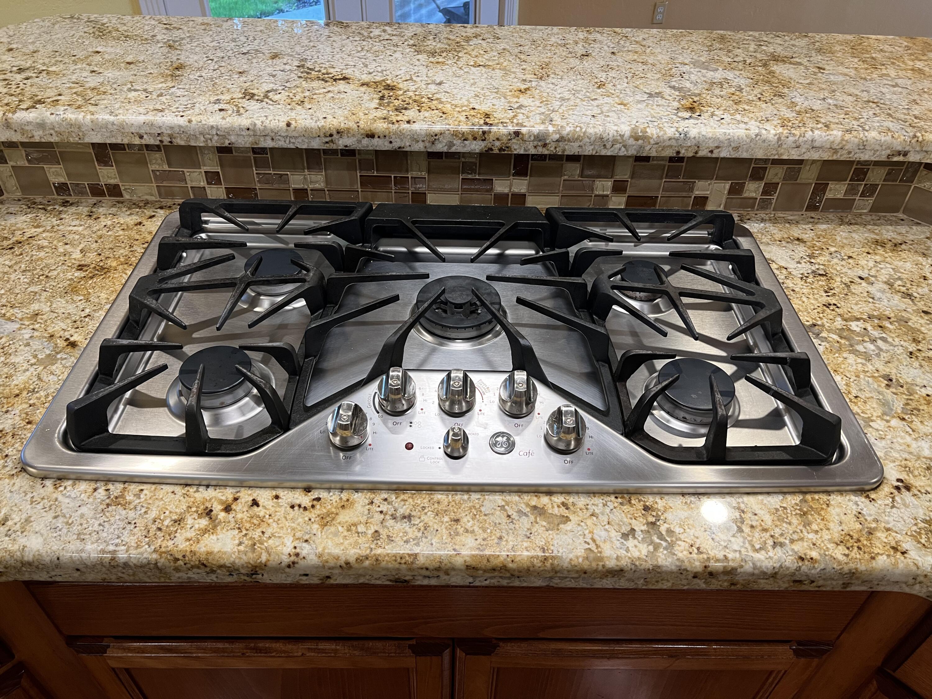 669 South Stage Road Medford, OR 97501 - Photo 13 of 44 Island Grill