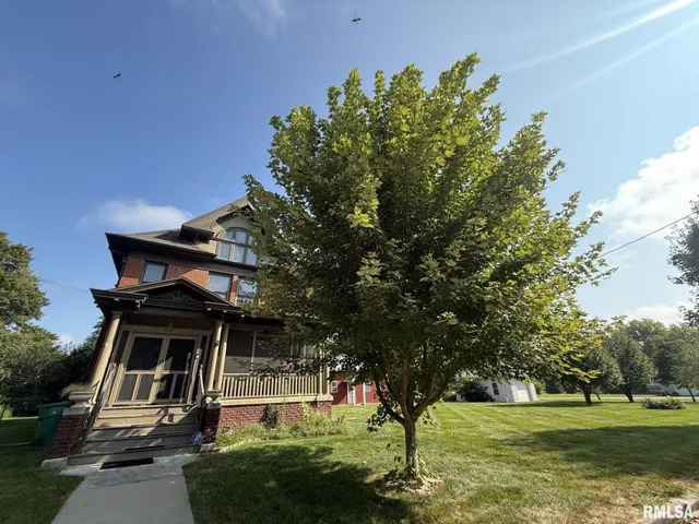 $237,000 | 275 East Walnut Street, Roseville, IL 61473