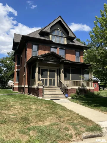 $237,000 | 275 East Walnut Street, Roseville, IL 61473