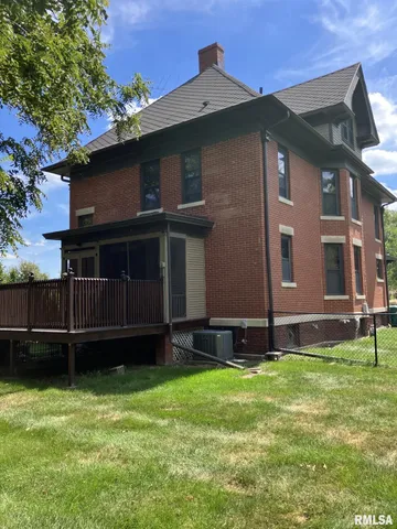 $237,000 | 275 East Walnut Street, Roseville, IL 61473