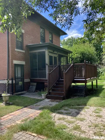 $237,000 | 275 East Walnut Street, Roseville, IL 61473