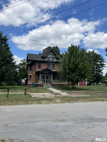 $237,000 | 275 East Walnut Street, Roseville, IL 61473