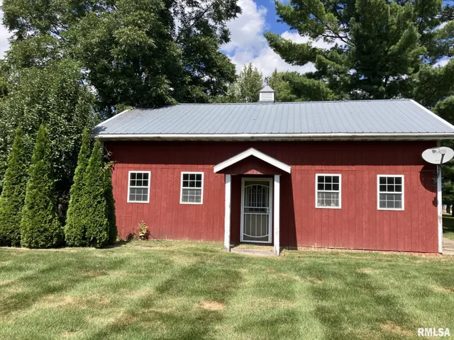 $237,000 | 275 East Walnut Street, Roseville, IL 61473