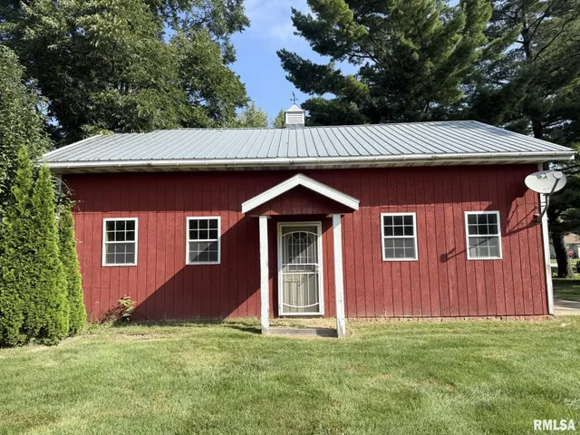 $237,000 | 275 East Walnut Street, Roseville, IL 61473