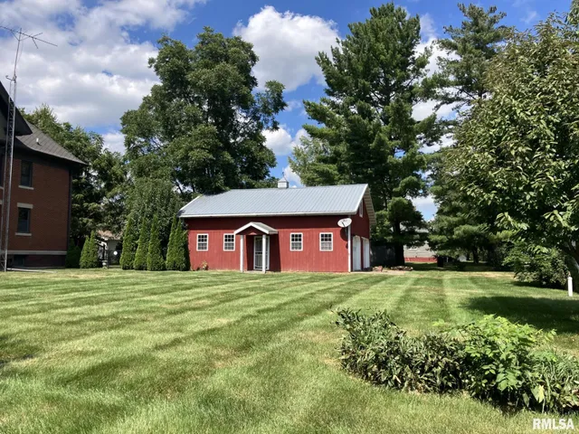 $237,000 | 275 East Walnut Street, Roseville, IL 61473