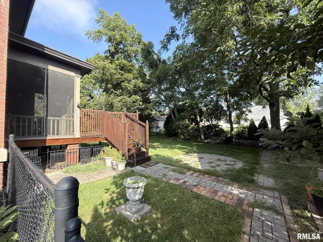 $237,000 | 275 East Walnut Street, Roseville, IL 61473