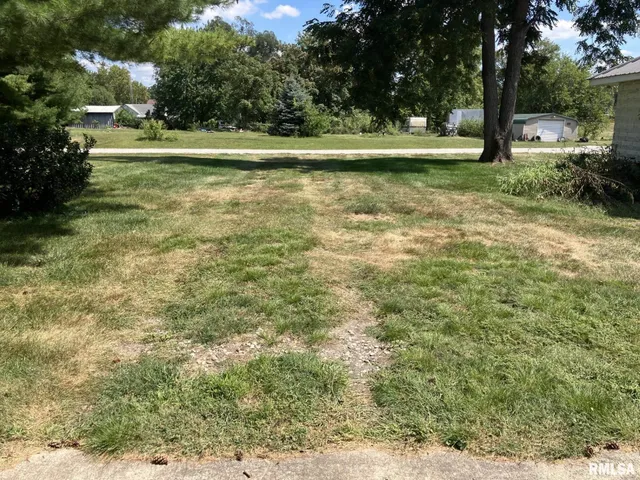 $237,000 | 275 East Walnut Street, Roseville, IL 61473