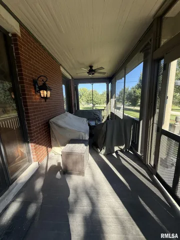 $237,000 | 275 East Walnut Street, Roseville, IL 61473