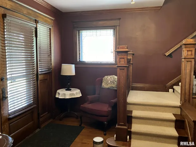 $237,000 | 275 East Walnut Street, Roseville, IL 61473