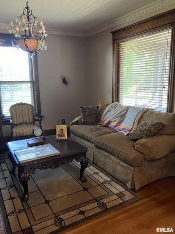 $237,000 | 275 East Walnut Street, Roseville, IL 61473