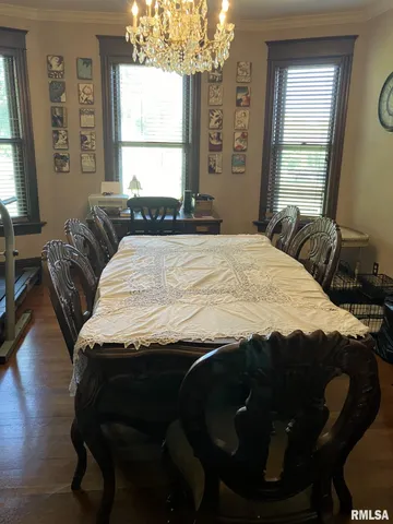 $237,000 | 275 East Walnut Street, Roseville, IL 61473