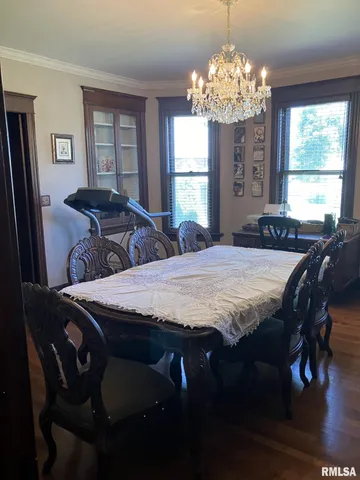 $237,000 | 275 East Walnut Street, Roseville, IL 61473