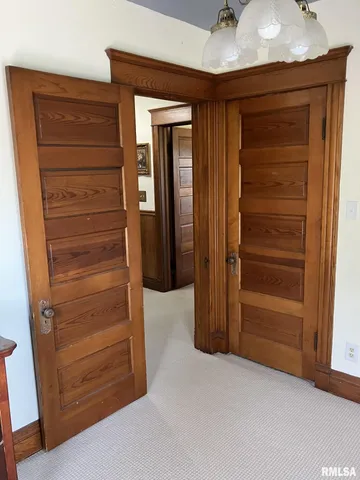 $237,000 | 275 East Walnut Street, Roseville, IL 61473