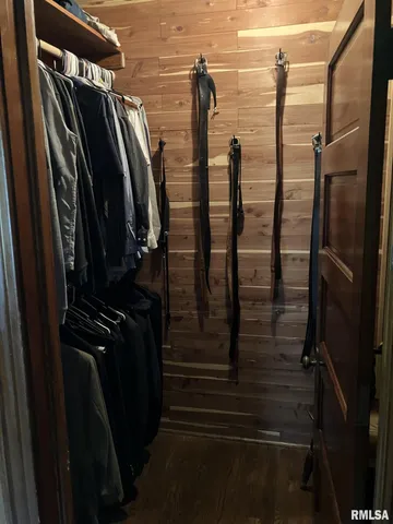 $237,000 | 275 East Walnut Street, Roseville, IL 61473