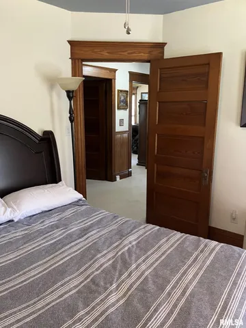 $237,000 | 275 East Walnut Street, Roseville, IL 61473