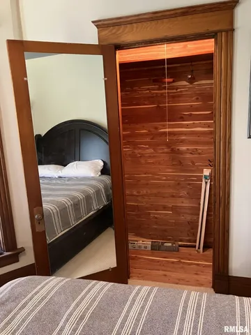 $237,000 | 275 East Walnut Street, Roseville, IL 61473