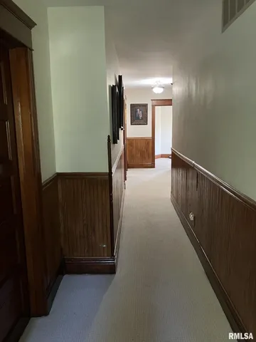 $237,000 | 275 East Walnut Street, Roseville, IL 61473