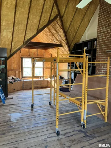 $237,000 | 275 East Walnut Street, Roseville, IL 61473