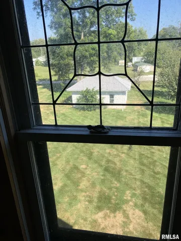 $237,000 | 275 East Walnut Street, Roseville, IL 61473