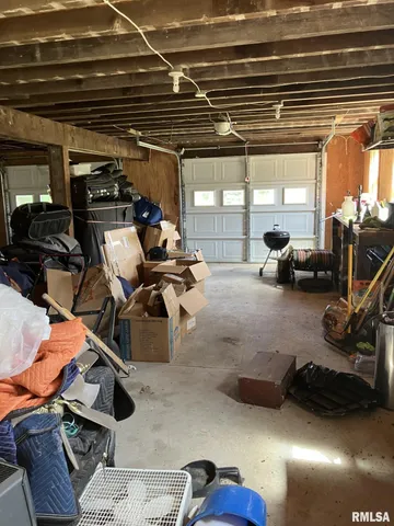 $237,000 | 275 East Walnut Street, Roseville, IL 61473