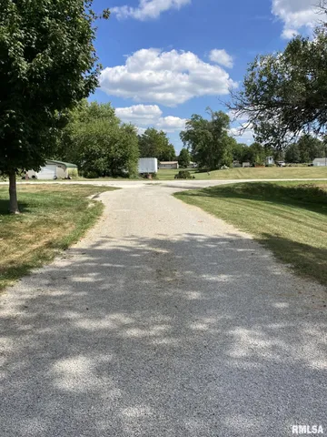 $237,000 | 275 East Walnut Street, Roseville, IL 61473