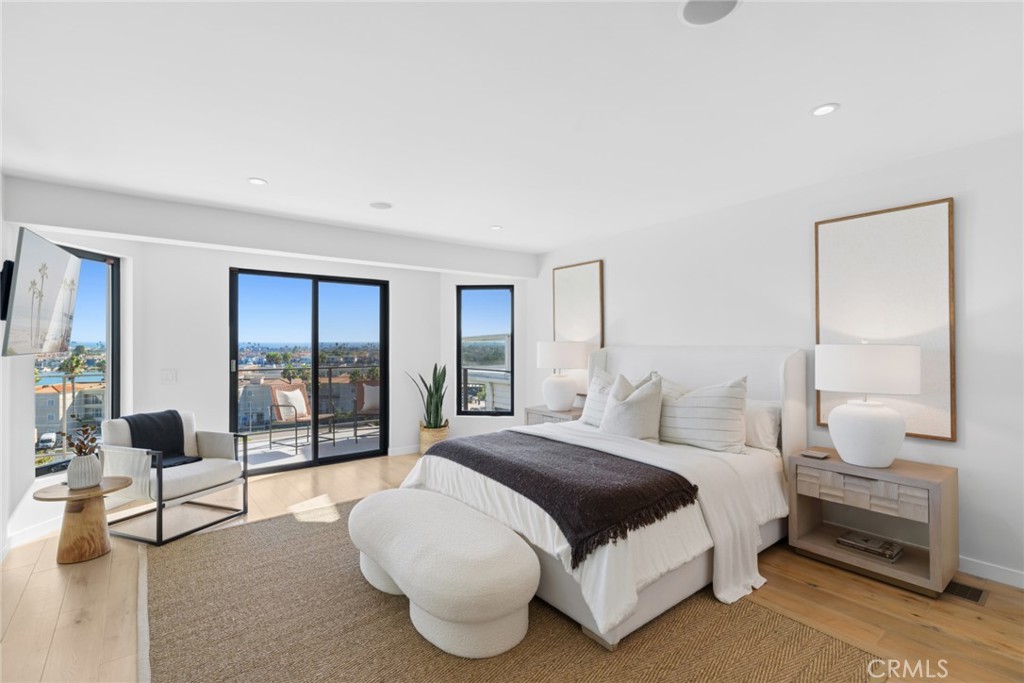 1021 Kings Road Newport Beach, CA 92663 - Photo 31 of 49 Gallery Image 31