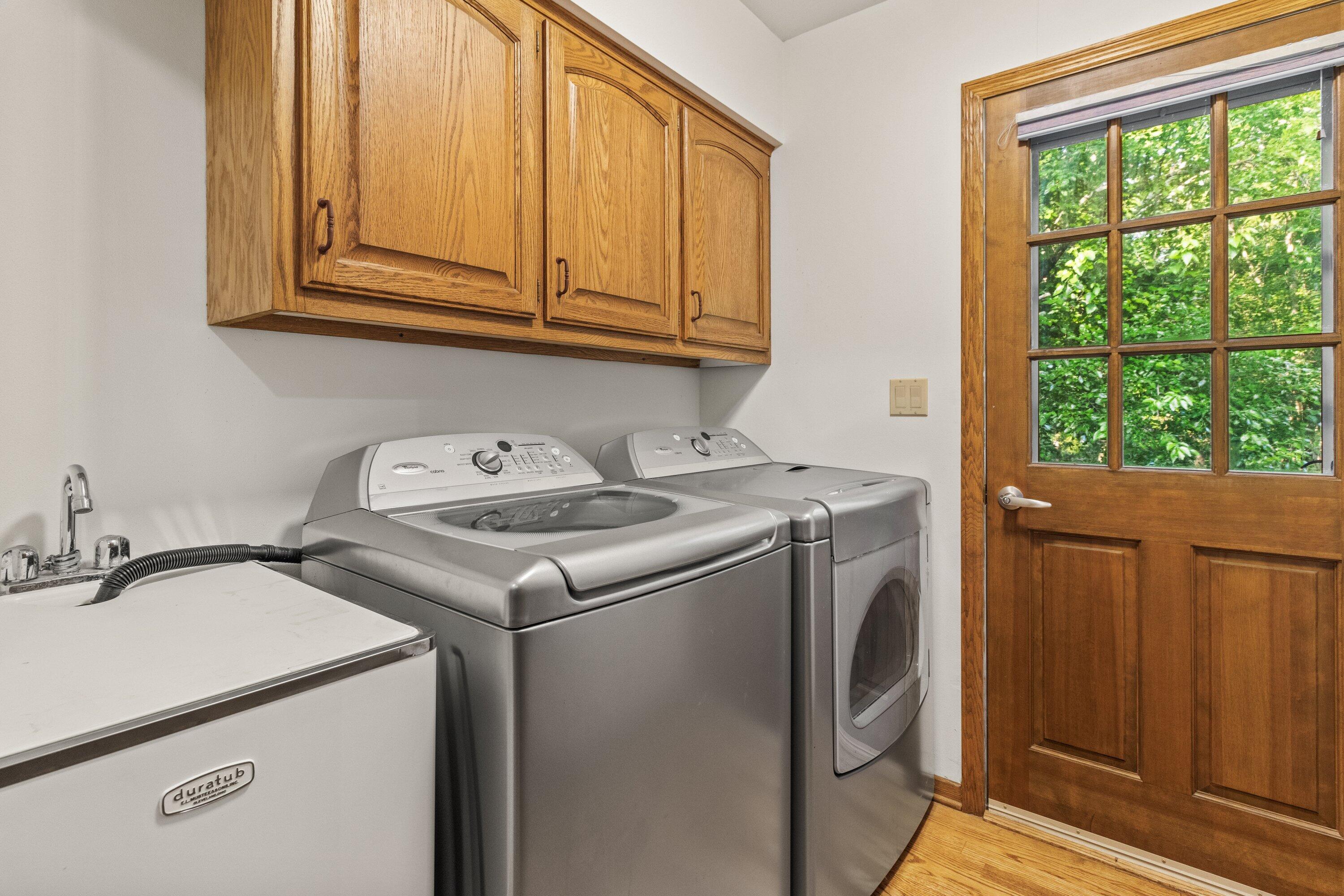 W278N2760 Rocky Point Road Pewaukee, WI 53072 - Photo 33 of 67 Laundry Room