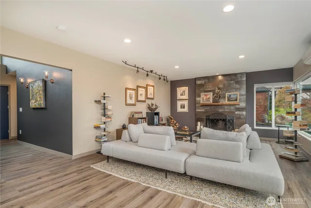 $7,200 | 1420 36th Avenue South, Seattle, WA 98144