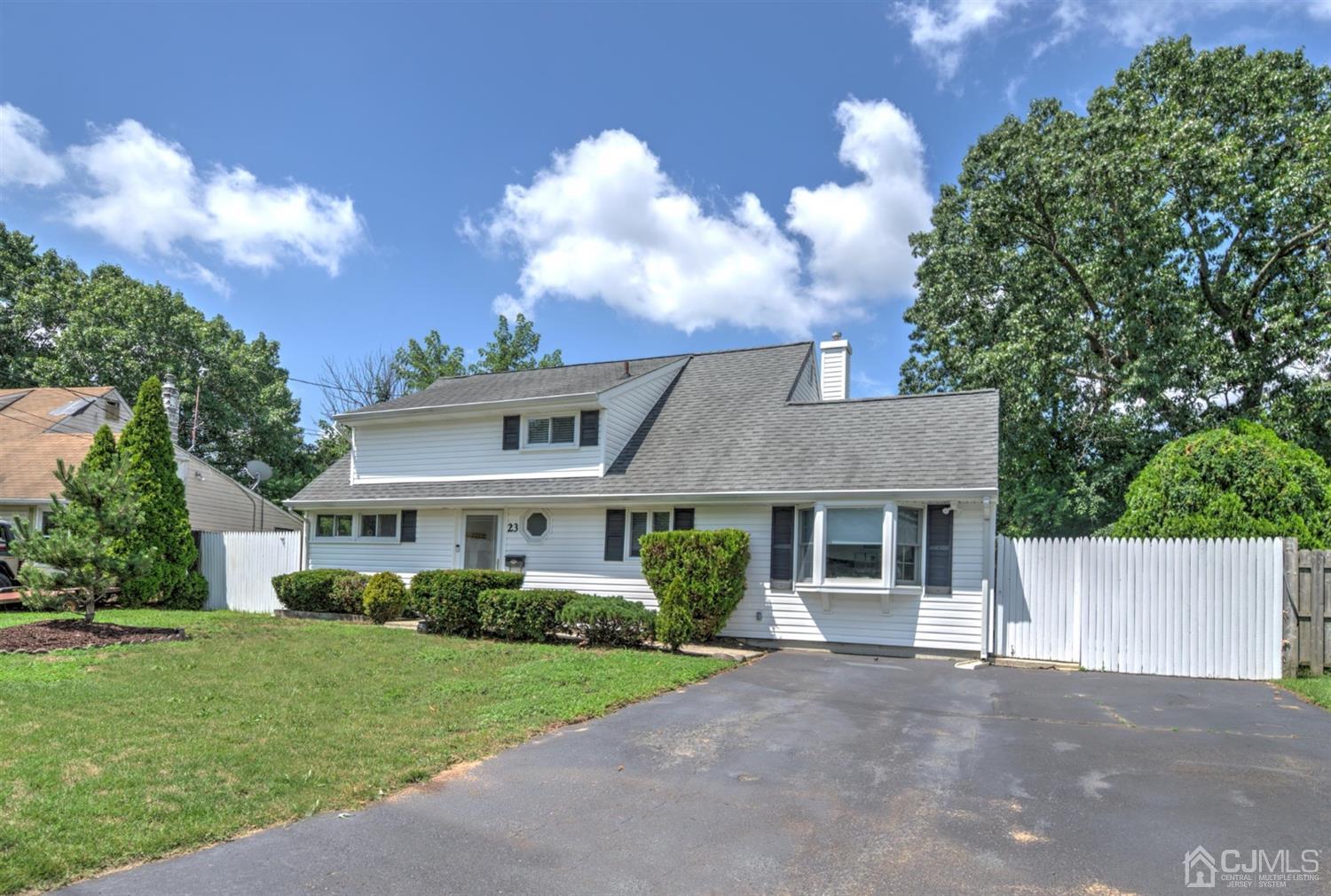 23 Sunrise Road Old Bridge, NJ 08857 - Photo 3 of 28 Gallery Image 3