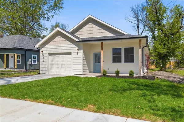 $269,000 | 706 West Pacific Avenue, Osawatomie, KS 66064